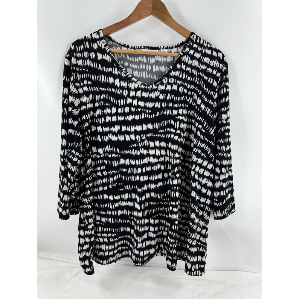 Susan Graver Liquid Knit Tunic Top 2x Black White Stretchy Relaxed Fit A225581